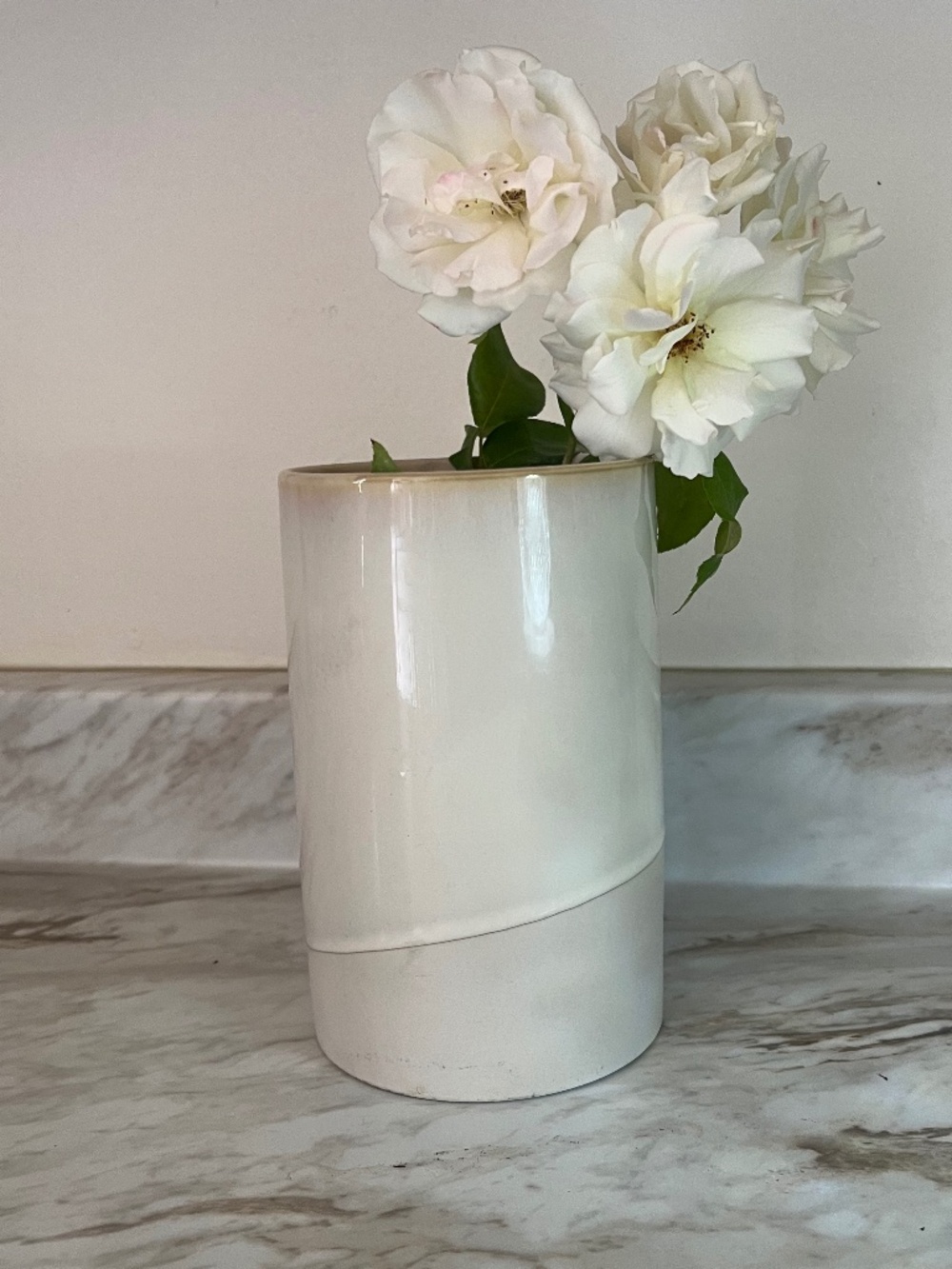 🪞 natural toned round tall vase